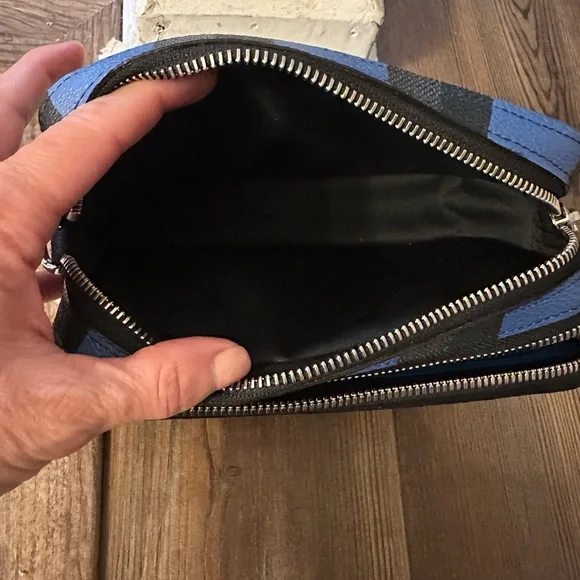 Louis Vuitton Blue and Black Limited Edition Crossbody/Shoulder Bag - Picture 4 of 11